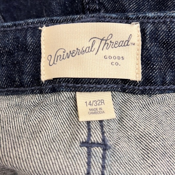 Universal Thread ladies Jean shorts - Picture 6 of 8